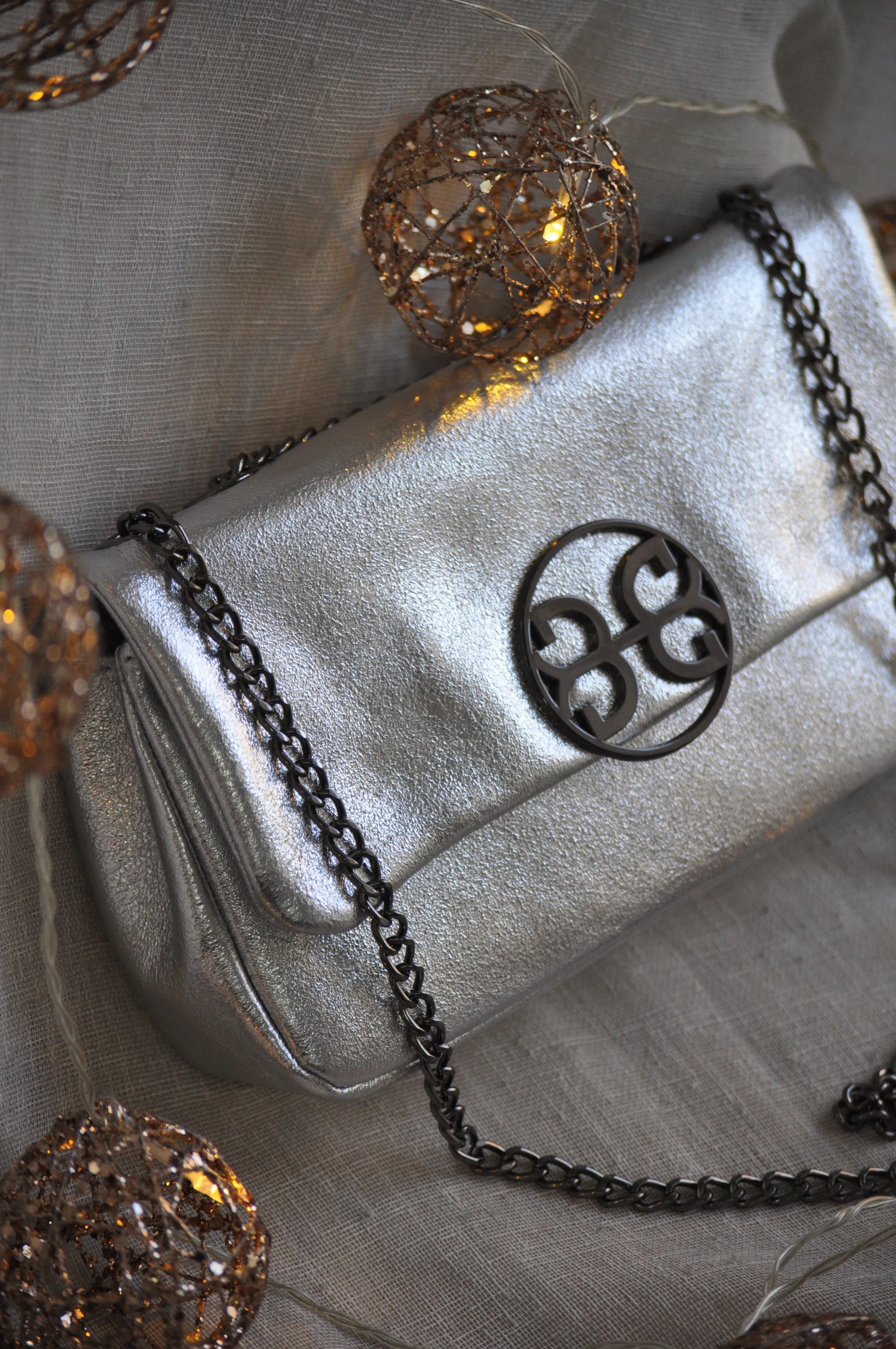 Carla Leather Shoulder Bag - Silver