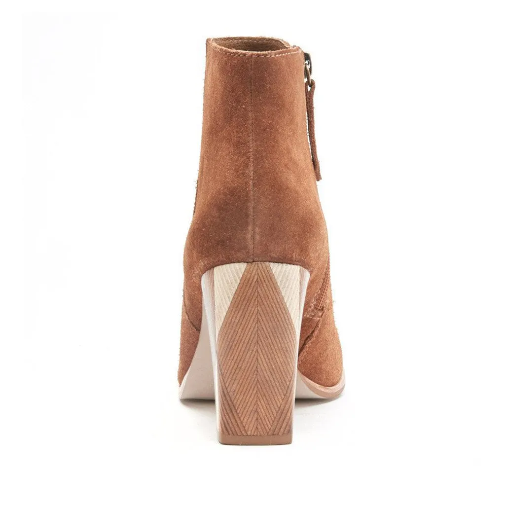 Matisse Women's Metric Boot in Fawn