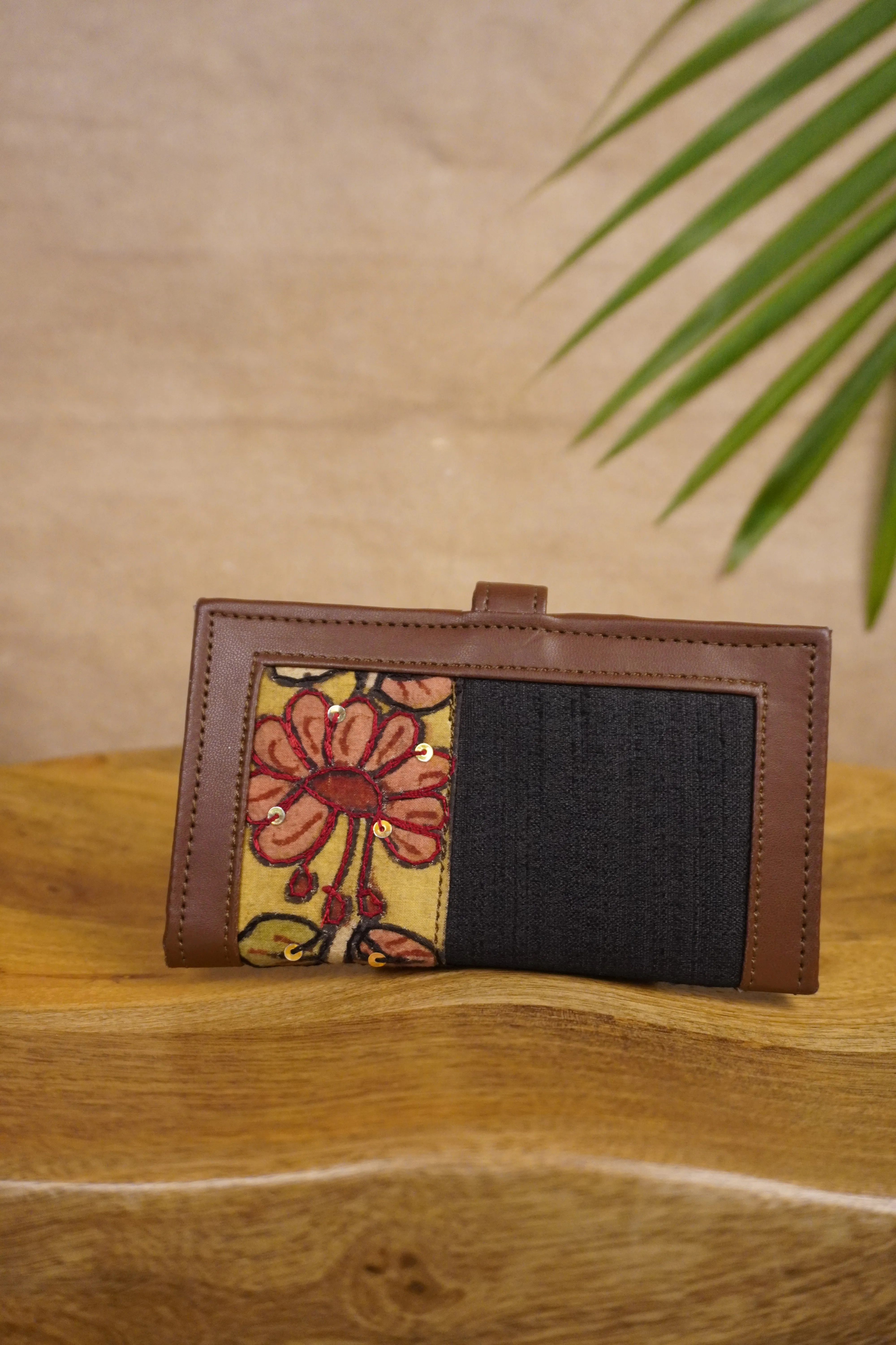 Mini Magnetic Button Purse