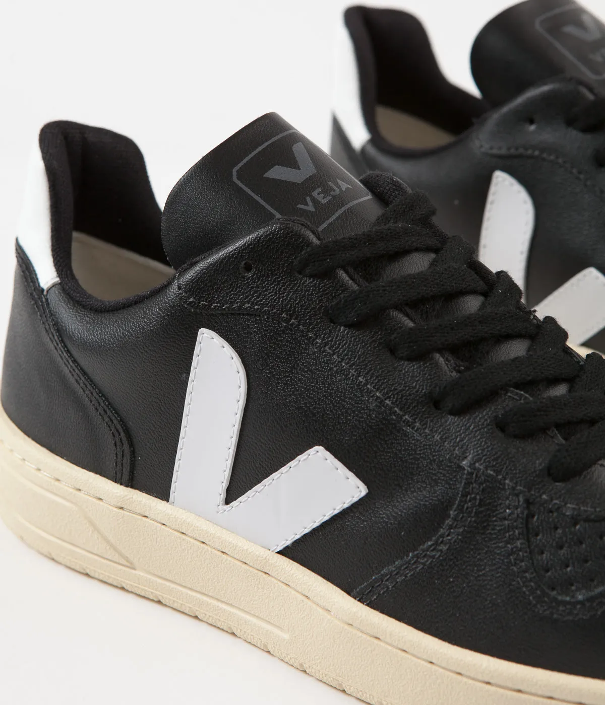 Veja V-10 CWL Shoes - Black / White / Butter Sole