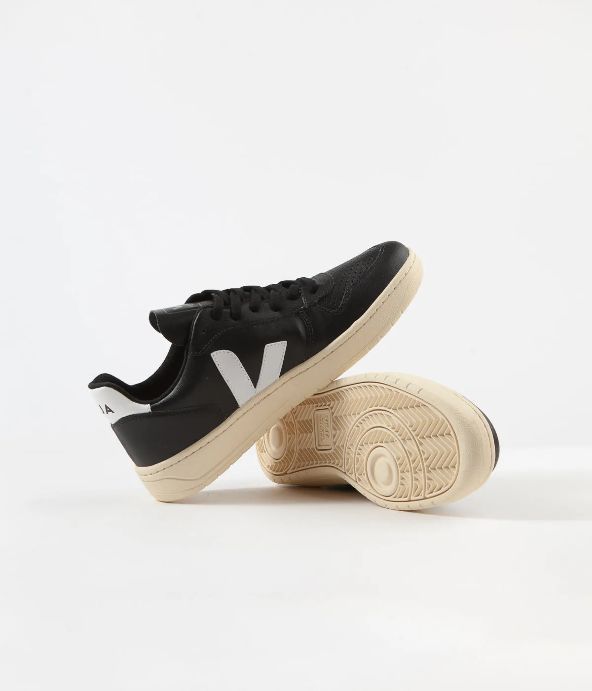 Veja V-10 CWL Shoes - Black / White / Butter Sole